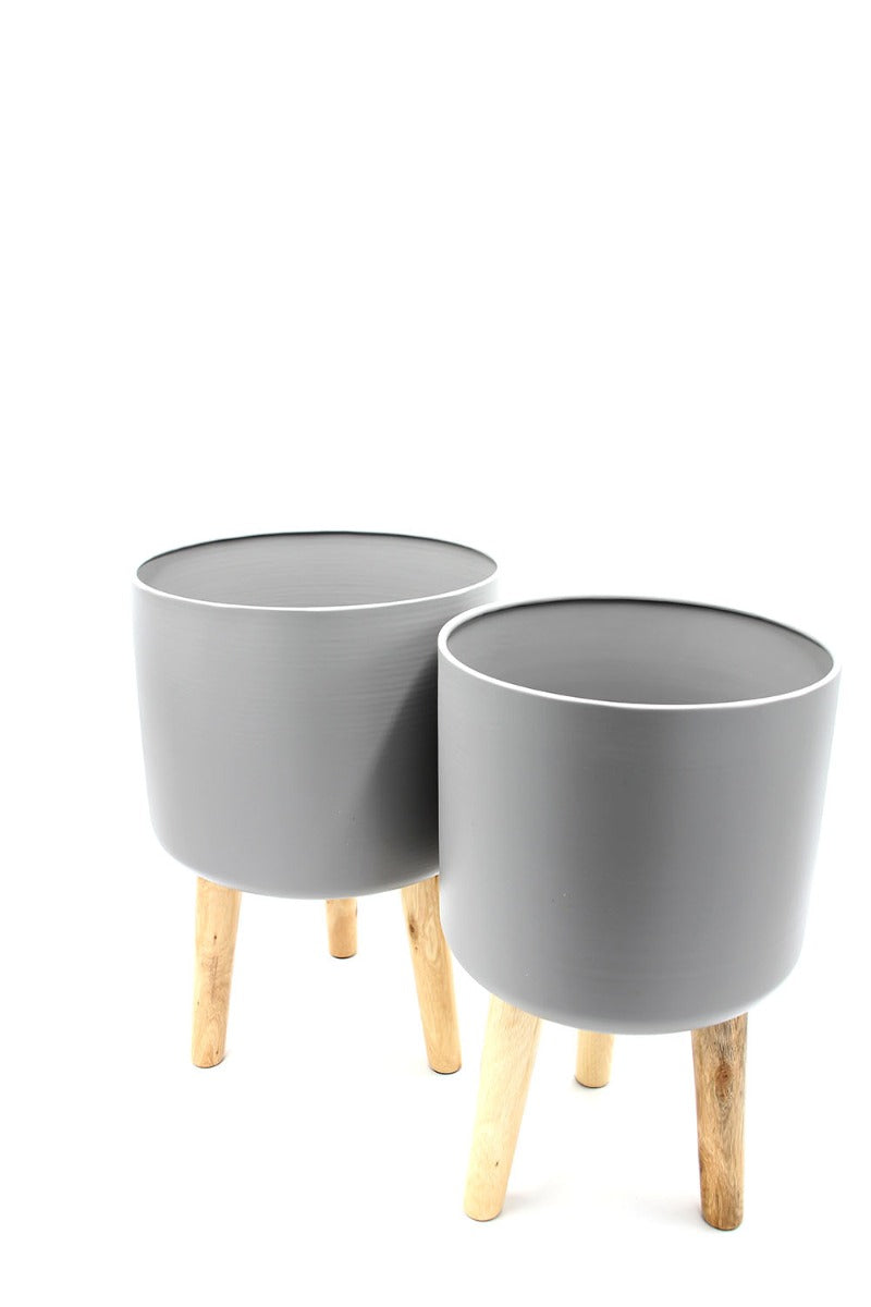 Vaso in metallo grigio su piedi in legno - CONFIG0172