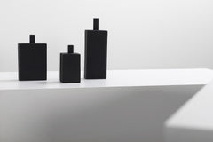 Vaso Moro in Metallo Nero H13 Cm – Design Antonino Sciortino per Serax