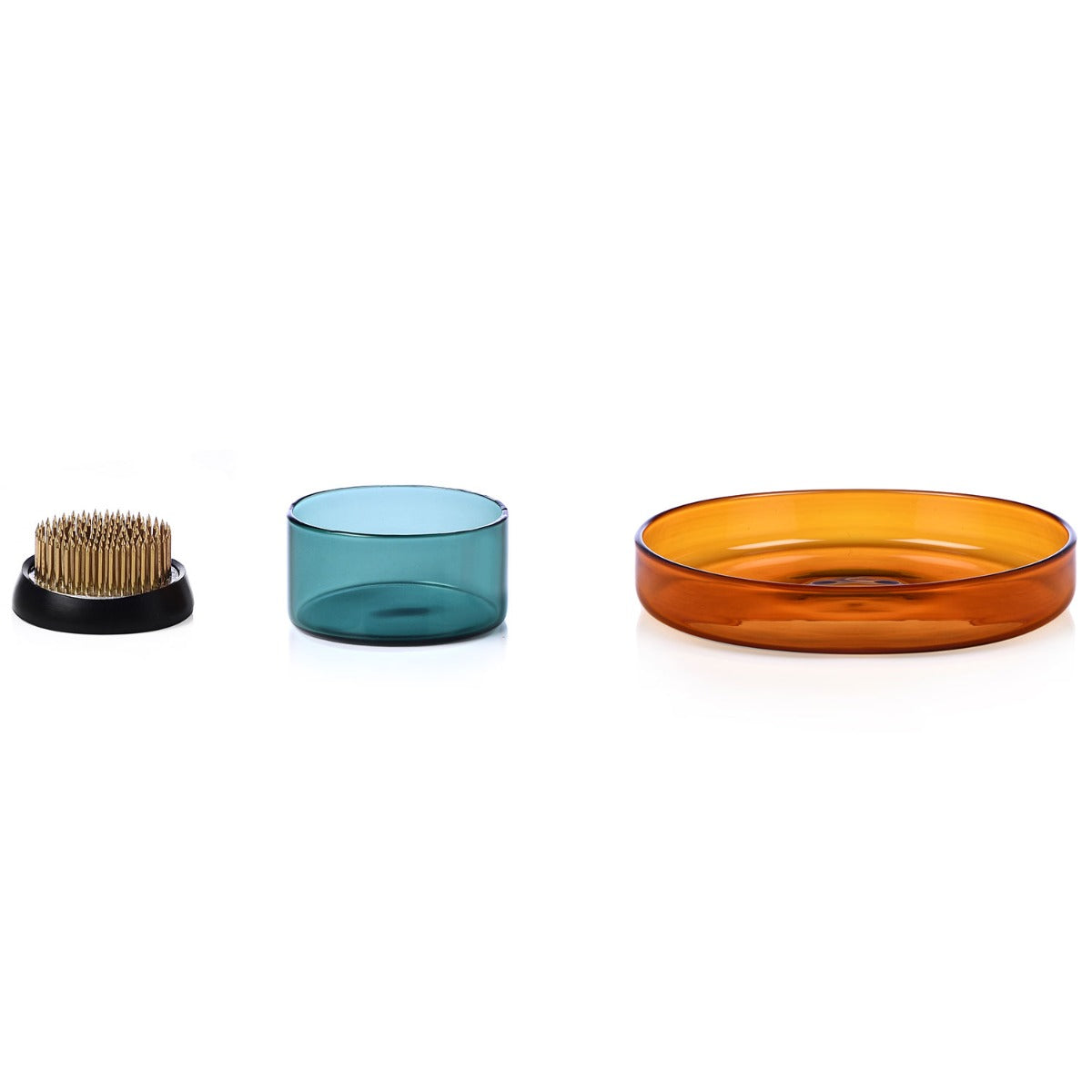KENZAN - Set vassoio verde petrolio 6,5cm + vassoio ambra 13cm + flower frog in ottone 5cm - by Denis Guidone - 09313190