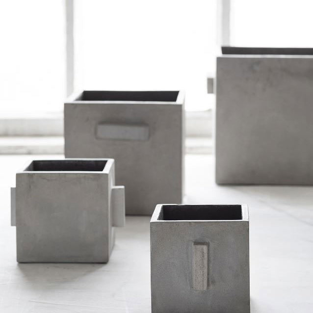 Vaso in cemento quadrato grigio con manici | Vasi di design in cemento Serax - CONFIG0459