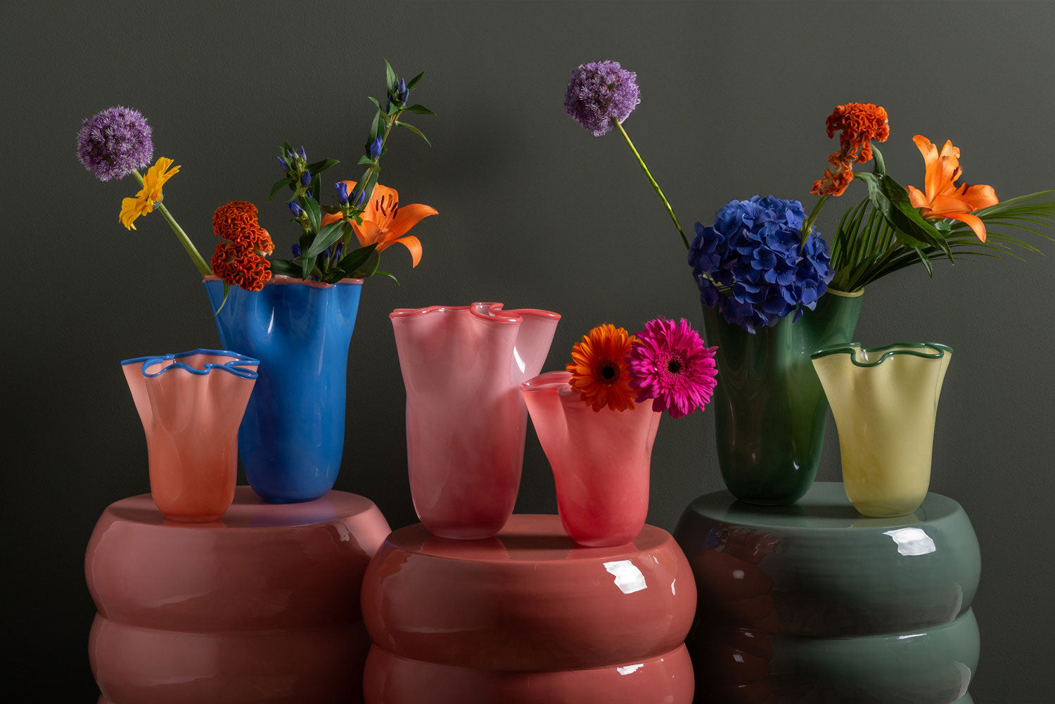 Present Time - Vaso Ruffles Blu H31,5 D23 CM | Vasi di Design in Vetro Colorato - PT4160BL