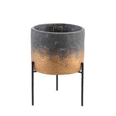 Aimy - portavaso in cemento grigio e oro su piedistallo in ferro nero H20 - 704799